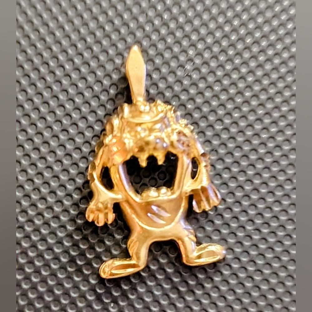 Yellow Gold Tazmanian Devil Charm for a necklace..  (charm only)